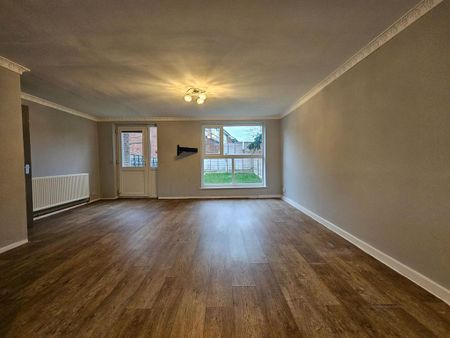 3 bedroom terraced house to rent - Photo 3