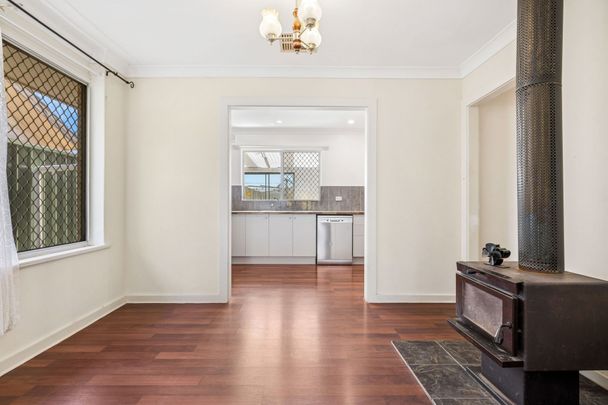 Family Home with Pool, Solar Power & Spacious Living - Photo 1