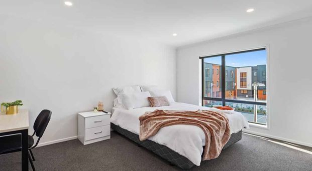 WATER, POWER + INTERNET ALL INCLUDED! - Photo 1