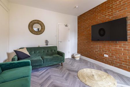 5 bedroom terraced house to rent - Photo 5