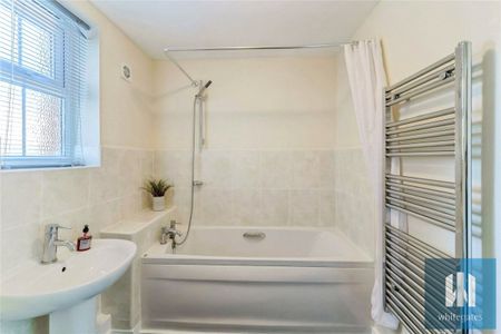 Conisborough Way, Hemsworth, Pontefract, West Yorkshire, WF9 - Photo 3