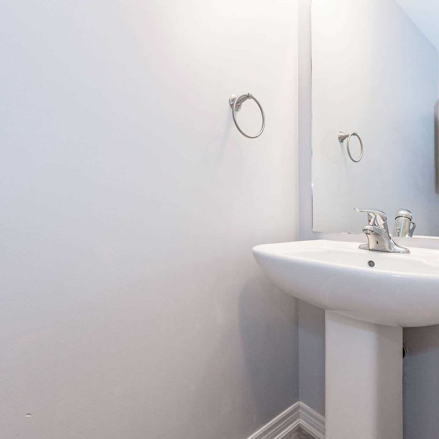 For Lease - 7 Lakefront Drive, Hamilton, Ontario - Photo 1