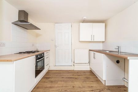 1 bedroom flat to rent - Photo 5