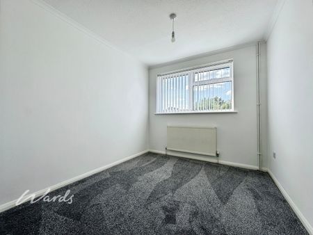 3 bedroom link detached house to rent - Photo 3