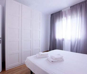 Piso de alquiler en N/a, El Camp de l'Arpa del Clot - Photo 1