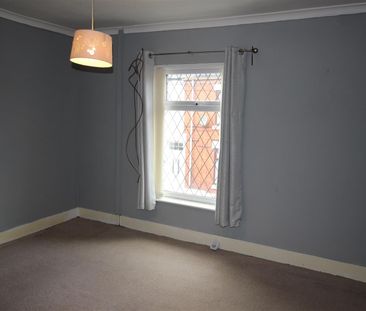 2 Bedroom Terraced House for Rent - Photo 3