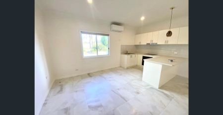 NEWLY RENOVATED FLAT - Photo 4