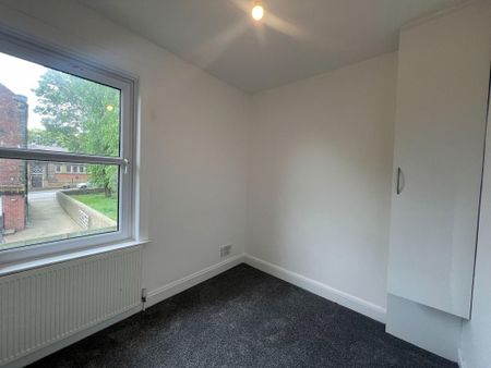 2 bedroom terraced house to rent - Photo 4