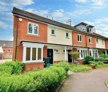 Old Woking, Woking, GU22 - Photo 1