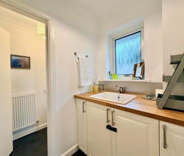 3 bedroom detached house to rent - Photo 5