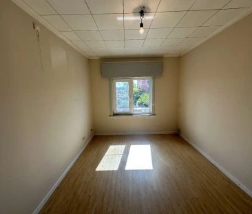 Knusse gezinswoning met 3 slaapkamers en garage - Photo 3