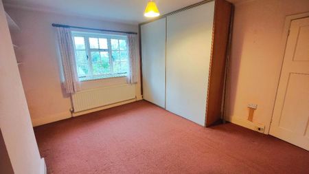 3 bedroom semi-detached house to rent - Photo 4