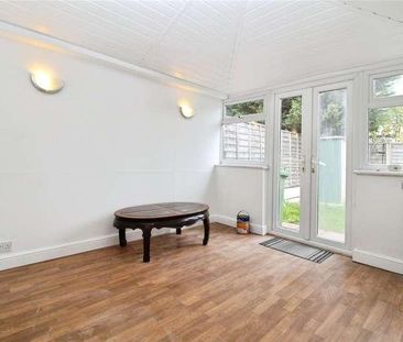 Portnoi Close, Romford, RM1 - Photo 1