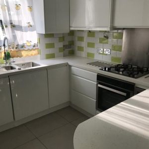 1 bedroom in a flat share to rent - Photo 2