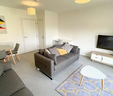 3 bedroom end of terrace house to rent - Photo 4