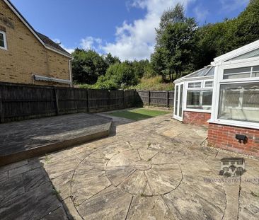 4 bedroom detached house to rent - Photo 4