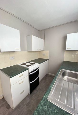 2 Bed Terraced House, Balfour Street, L4 - Photo 5