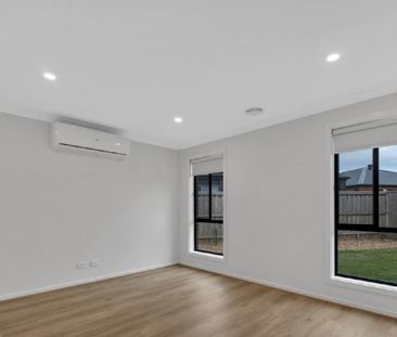 Spacious 4 Bedroom Home in Thornhill Park - Photo 1