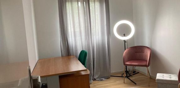 Location Maison 4 pièces 81m² BRESSOLS 82710 - Photo 2