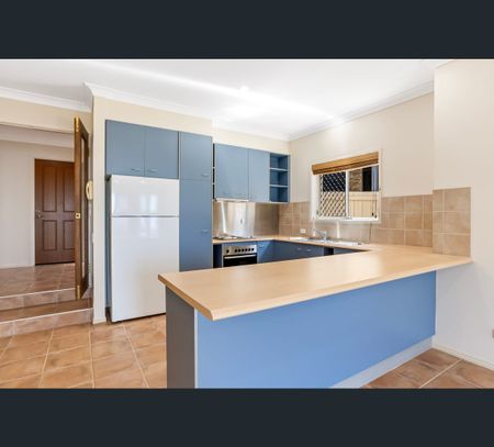 2 Shields Street, Redcliffe, Qld 4020 - Photo 5