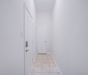 For Lease - 81 Kaitting Trail, Oakville, Ontario - Photo 4