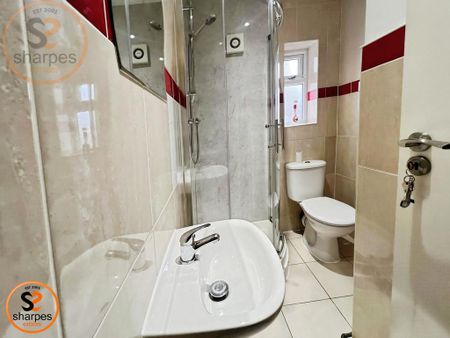 1 bedroom in a house share to rent - Photo 5