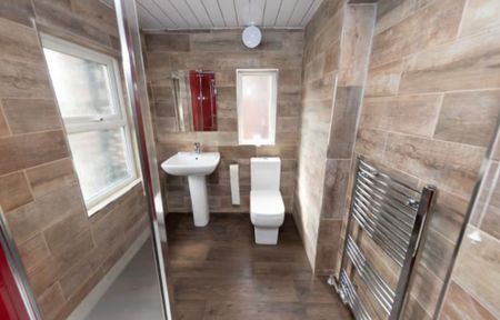 7 Bed - 31 Richmond Road, Headingley, Leeds - LS6 1BX - Student - Photo 5