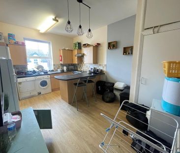 1 bedroom in a house share to rent - Photo 4