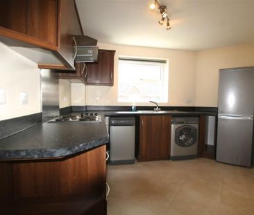 2 bedroom flat to rent - Photo 4