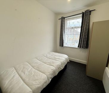 7 bedroom semi-detached house to rent - Photo 4