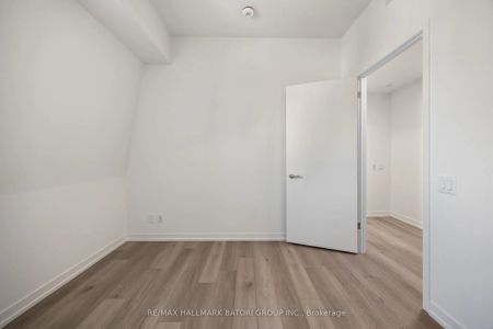 863 St. Clair Avenue W #405 - Photo 5