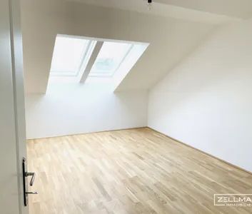 lichtdurchflutetes Dachgeschoss mit Charme und Freifläche | ZELLMANN IMMOBILIEN - Foto 2