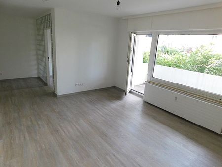 Einzugsbereite Erdgeschosswohnung mit Balkon, ideal für eine kleine Familie! - Photo 3