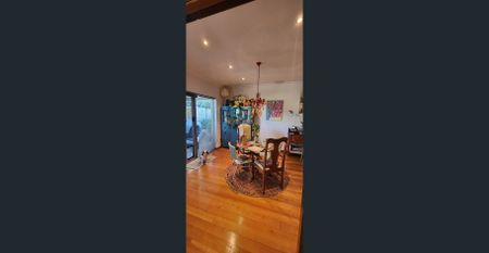 Charming Classic - Photo 2