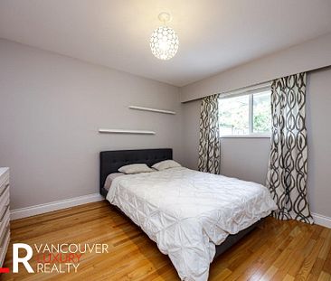 684 Montroyal Boulevard - Photo 5