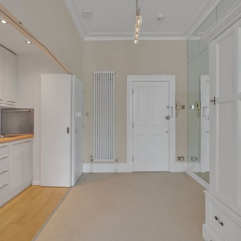 Lyall Street - Photo 1