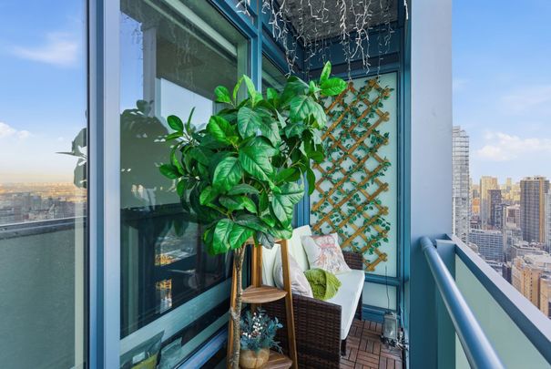 For Lease - 8 The Esplanade Street Unit# 5210, Toronto, Ontario - Photo 1