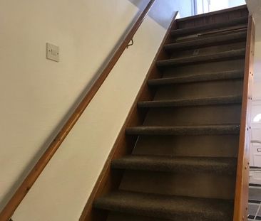 2 Bed Terraced House, Mitcham Road, CR0 - Photo 5