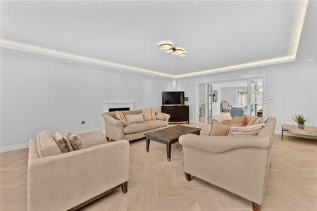 5 bedroom detached house to rent - Photo 4