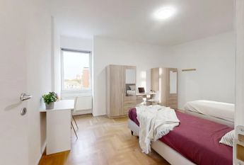 Corso Milano, Padova, Veneto 35139