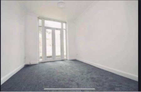 4 bed student house to rent - Photo 3