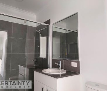 Modern duplex in Morayfield - Photo 4