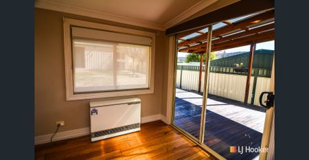 Beautifully Presented Weatherboard - Photo 2