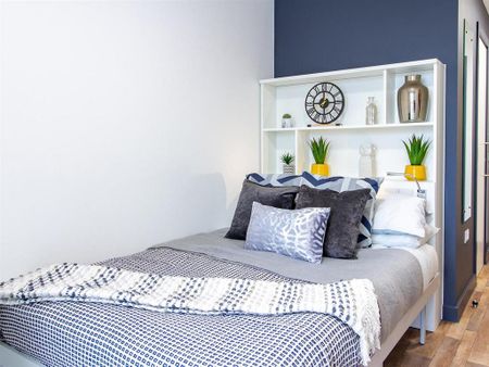 1 bedroom in a flat share to rent - Photo 5