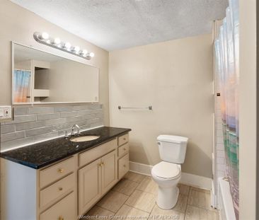 For Lease - 2284 Fraser Avenue, Windsor, Ontario - Photo 4
