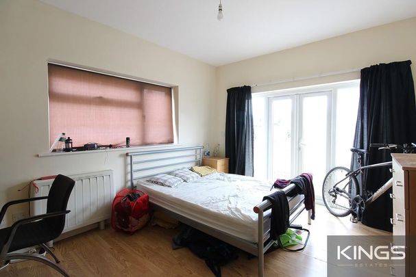 3 bedroom ground floor flat to rent - Photo 1