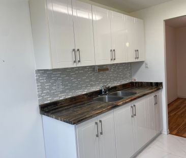 For Lease - 18 Knightsbridge Road Unit# 406, Brampton, Ontario - Photo 3