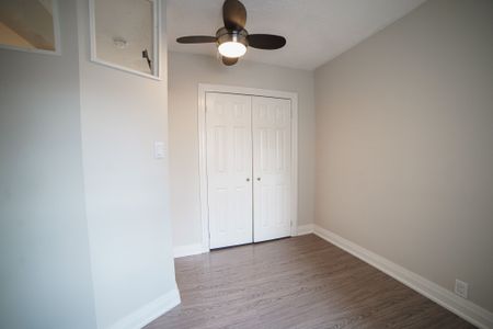 For Lease - 3252 Dundas Street Unit# Main, Toronto, Ontario - Photo 2