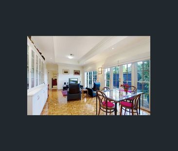 Classic Courtyard Home - Private & Spacious in leafy Eastern Suburb... - Photo 4