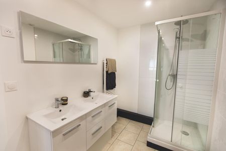 Location Appartement 4 pièces 179m² TOURCOING 59200 - Photo 4